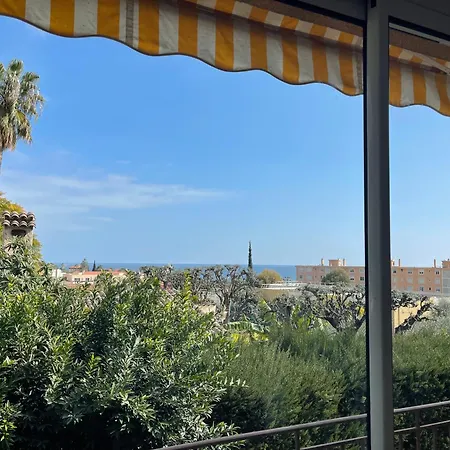 Vue Nyaraló