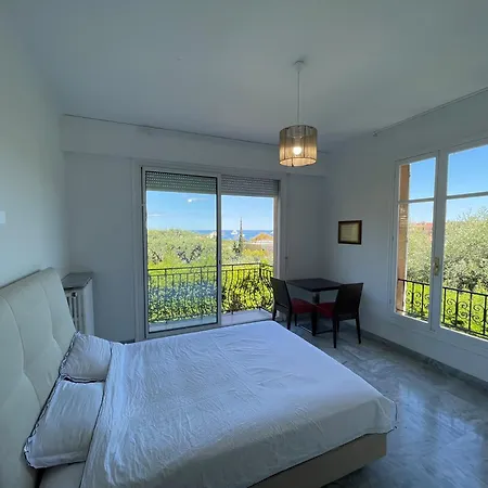 Vue * Больё-сюр-Мер